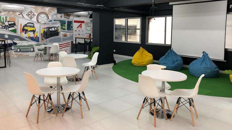 Auto2000 Sulap Showroom Glodok Tampil Millenial