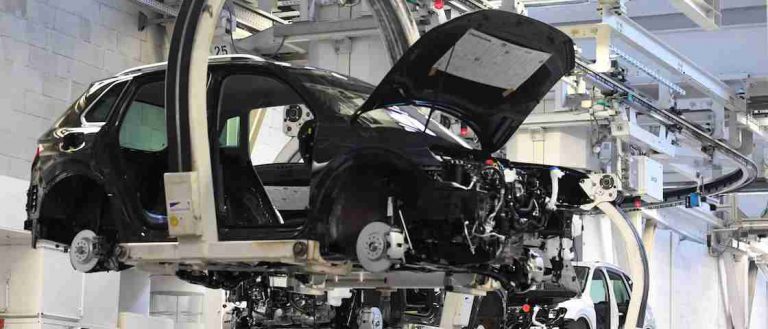 Kekurangan Pasokan Semikonduktor, Raksasa Otomotif Dunia Terpaksa Stop Produksi
