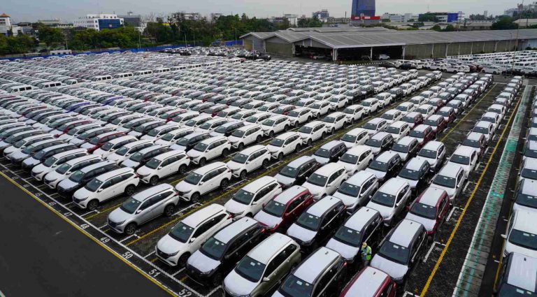 1,1 Juta Unit Mobil LCGC  Daihatsu dan Toyota Sudah Beredar di Jalanan