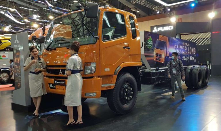 Butuh Truk Logistik? Fuso Fighter Sasisnya Kini Lebih Panjang