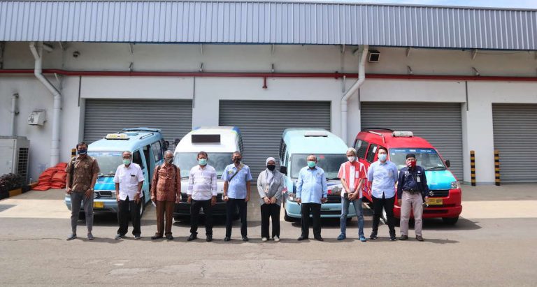 Terapkan Protokol Kesehatan di Angkot, Suzuki Donasi Masker & Hand Sanitizer