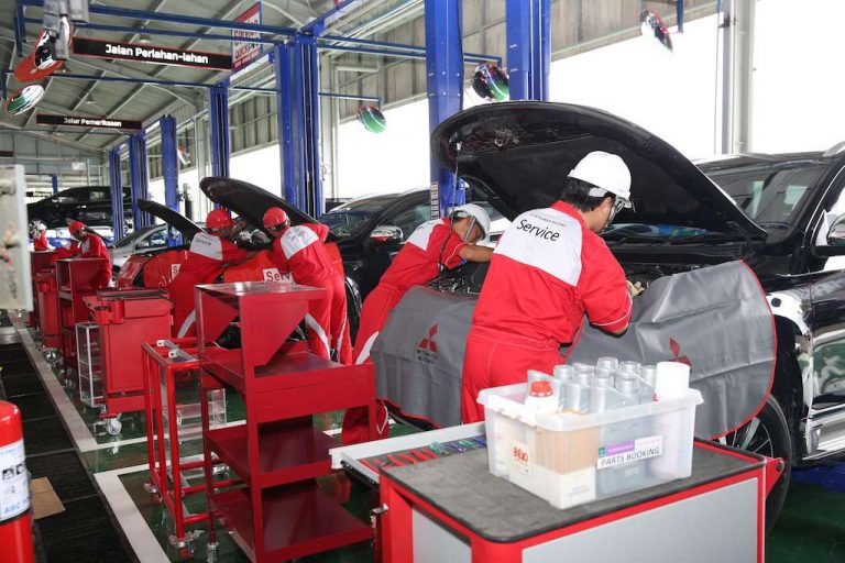 Punya Mobil Mitsubishi Terendam Banjir? Manfaatkan Layanan 24 Hours Emergency Services