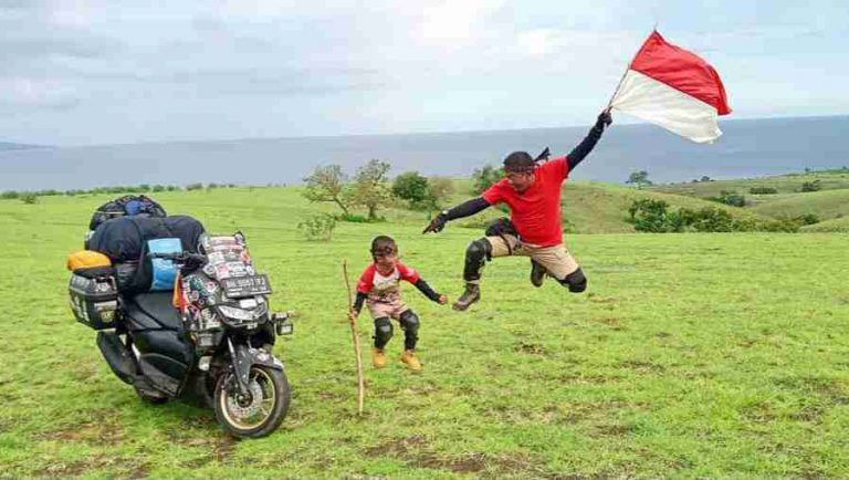 Cerita Seru Ayah dan Anak Touring Jambi-Timor Leste Naik Yamaha Nmax