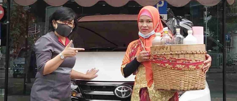 Manfaatkan PPnBM 0%, Penjual Jamu Gendong Ini Wujudkan Mimpi Beli Mobil Baru