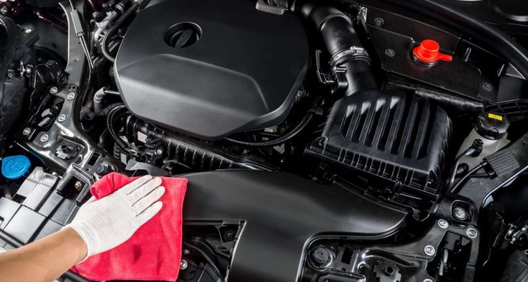 Ini Cara Bikin Kinclong Mesin Mobil Tanpa Khawatir Bermasalah