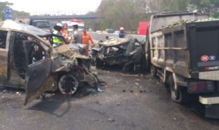 Mobil Kecelakaan Lalu Terbakar, Bisa Diasuransi?