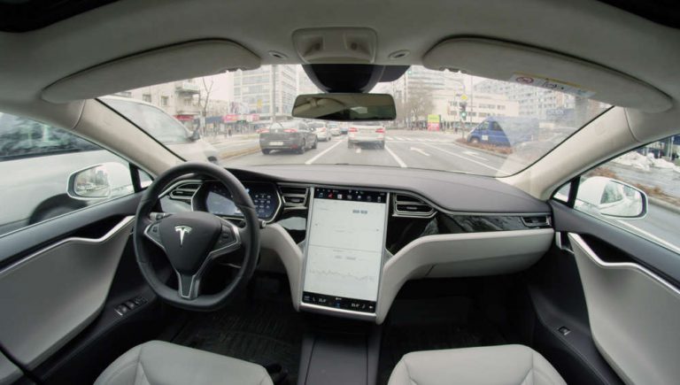 Keren, Ada Wanita Indonesia yang Ikut Racik Fitur Autopilot Tesla
