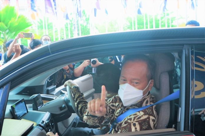 Kementerian Perindustrian, Agus Gumiwang Kartasasmita