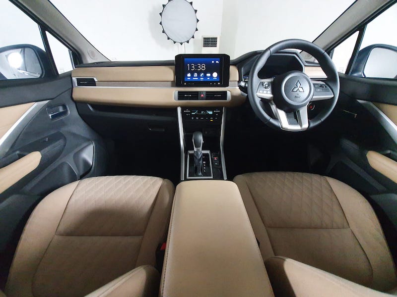 Interior Xpander - Harga Xpander Bekas