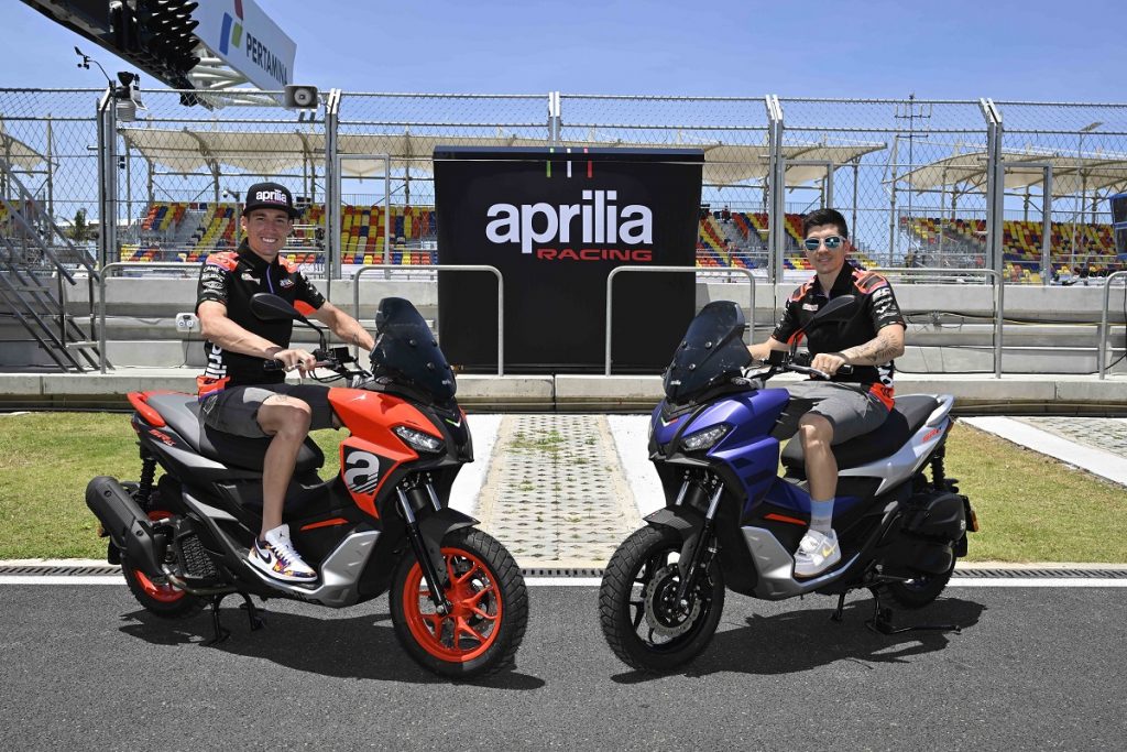 Aprilia SR GT - Aleix Espargaro & Maverick Vinales