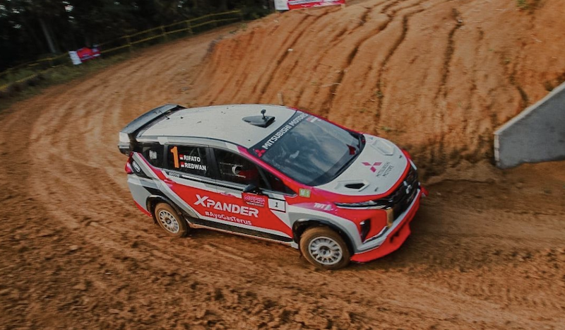 Mitsubishi Motors Life Adventure