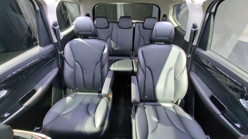 Wuling Cortez menggunakan jok Captain Seat