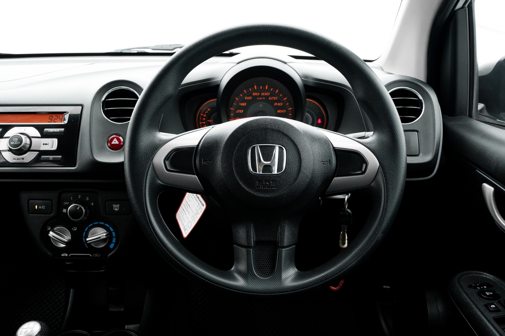Interior mobil gesit Honda Brio Satya