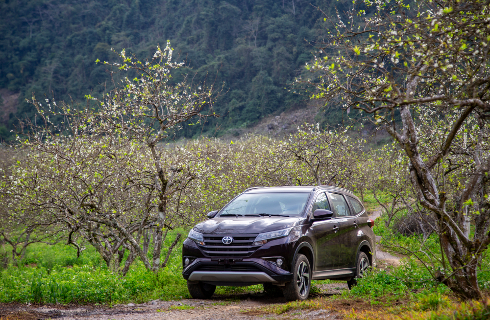 Mobil Crossover toyota rush