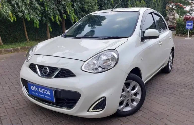 Nissan March mobil 100 jutaan