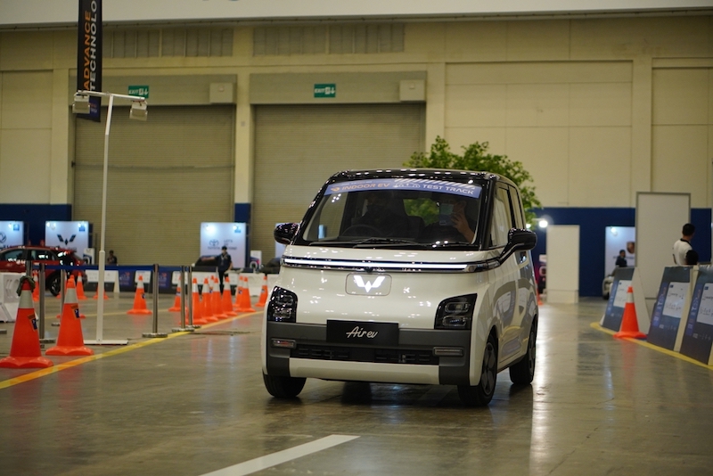 Cobain Kendaraan Listrik di GIIAS EV Test Track - OLX News