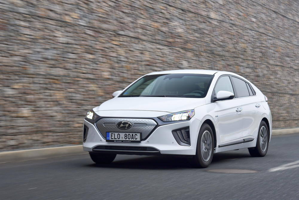 Hyundai Ioniq, Mobil listrik di Indonesia