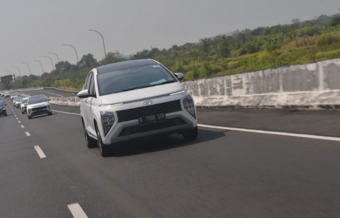 Hyundai Stargazer tes Drive