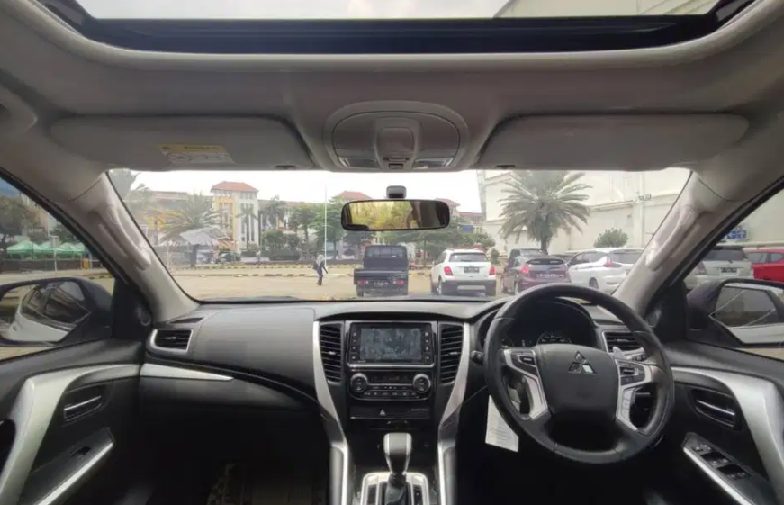 Interior Pajero Sport bekas