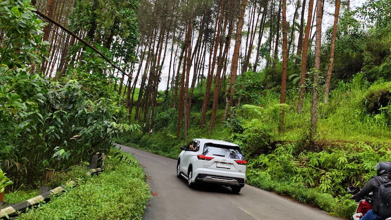 Test Drive Kijang Innova Zenix