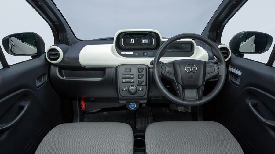 Interior Toyota C+pod