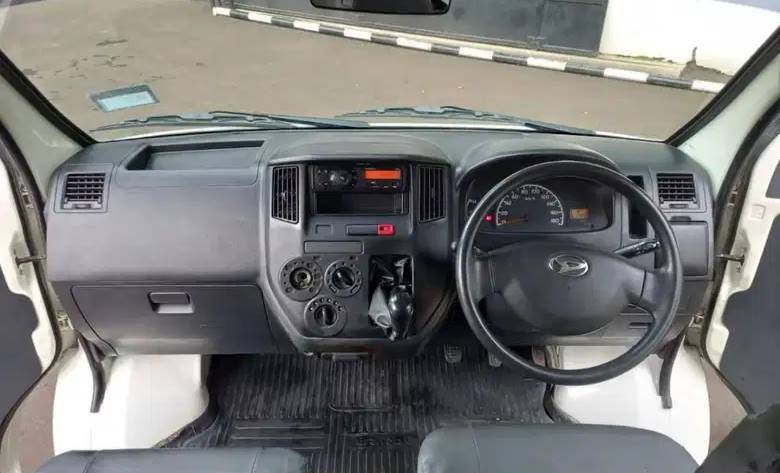 Interior mobil Daihatsu Gran Max