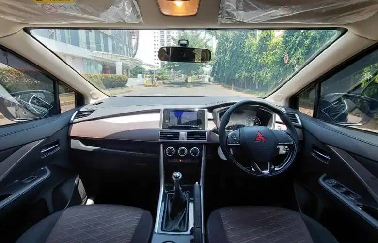 Interior mobil Mitsubishi Xpander Cross