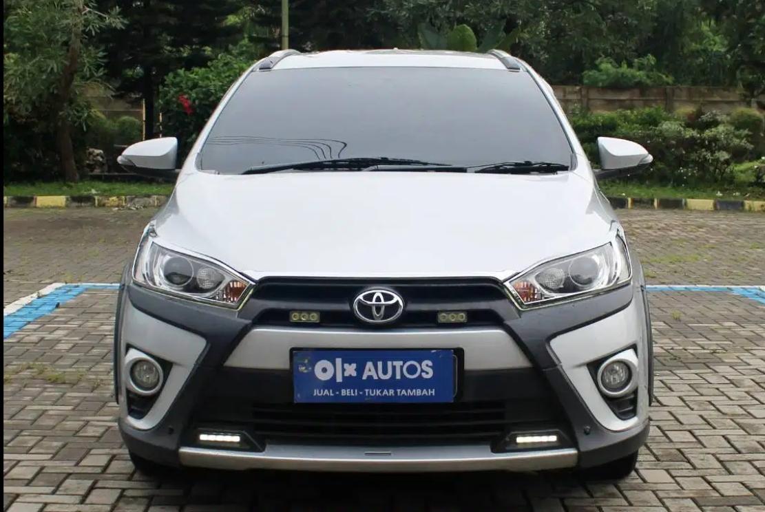 Hatchback Toyota Yaris