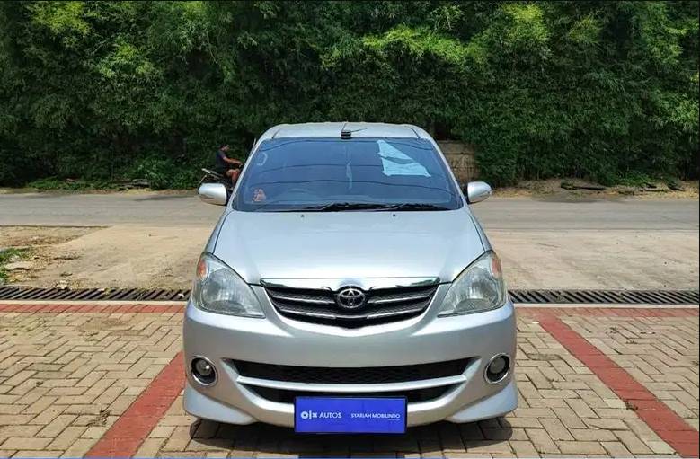Mobil Toyota Avanza Tipe S