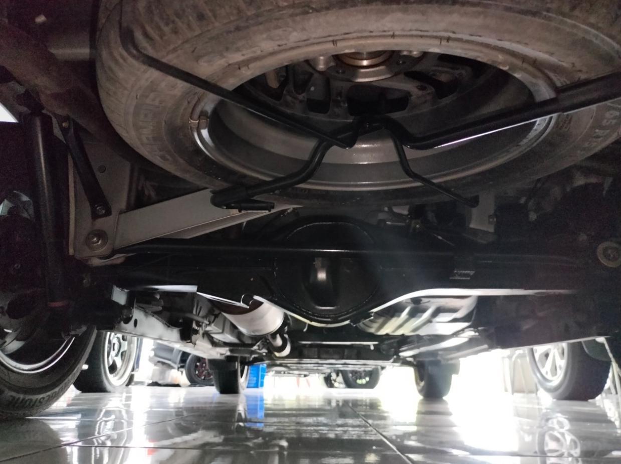 Perawatan spooring dan balancing pada mobil