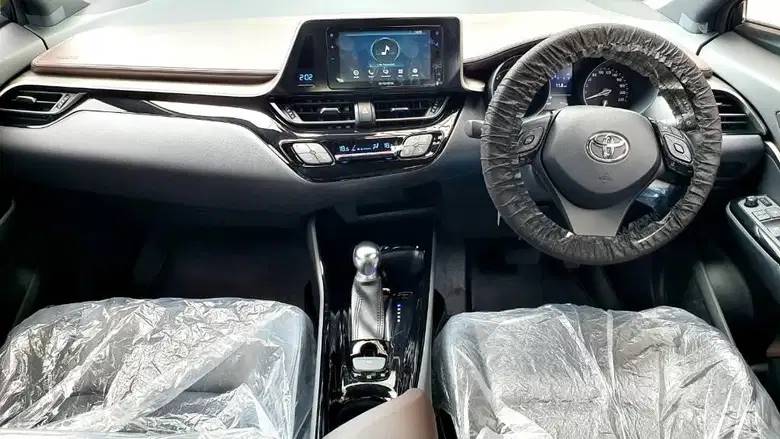 Interior Toyota CHR Hybrid