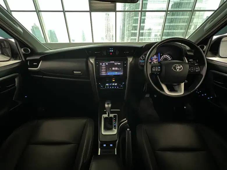 Interior Toyota Fortuner TRD Sportivo