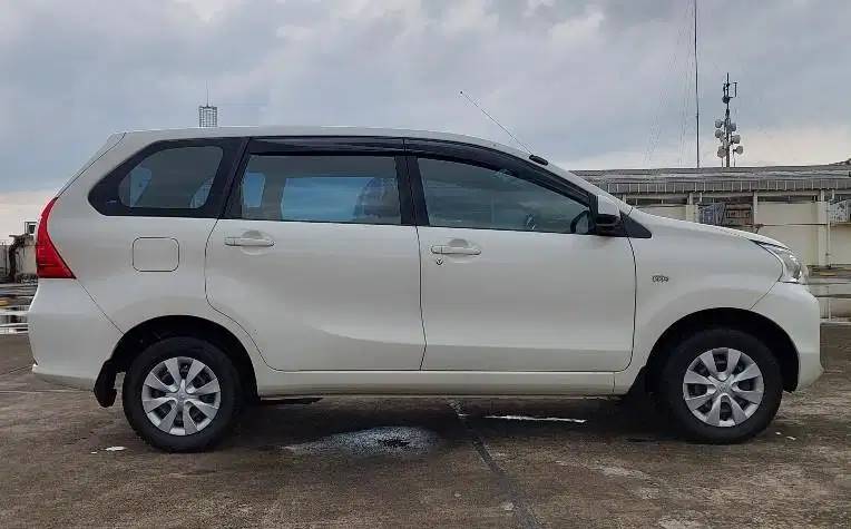 Eksterior Toyota Avanza E