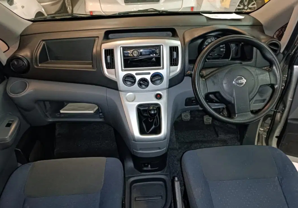 Interior Nissan Evalia