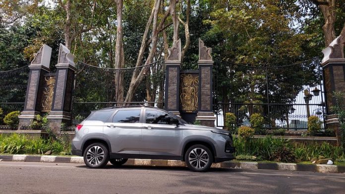 Wuling Almaz
