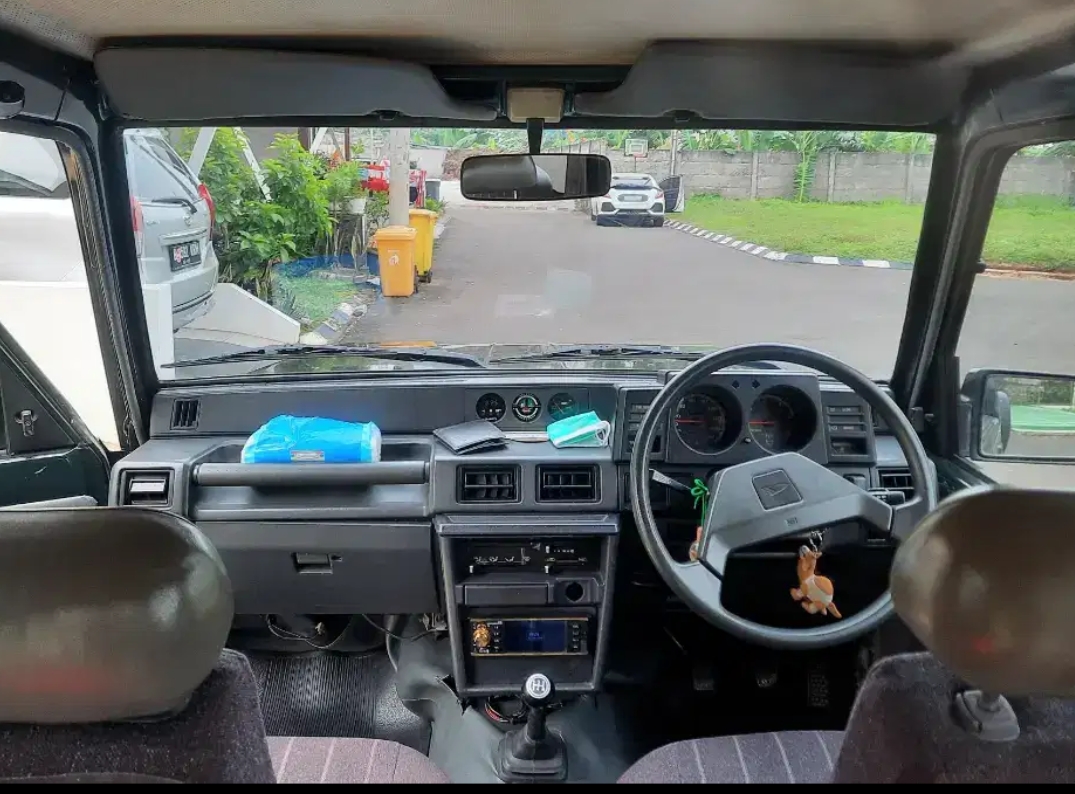 Interior Daihatsu Taft