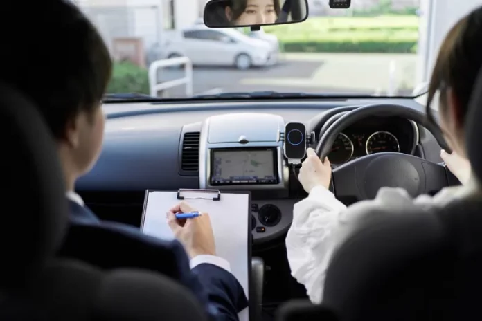 nyetir mobil