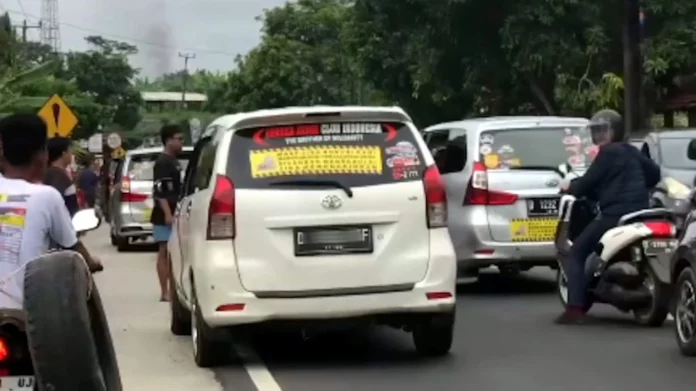 Oknum Komunitas Viral