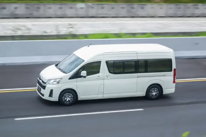 mobil hiace
