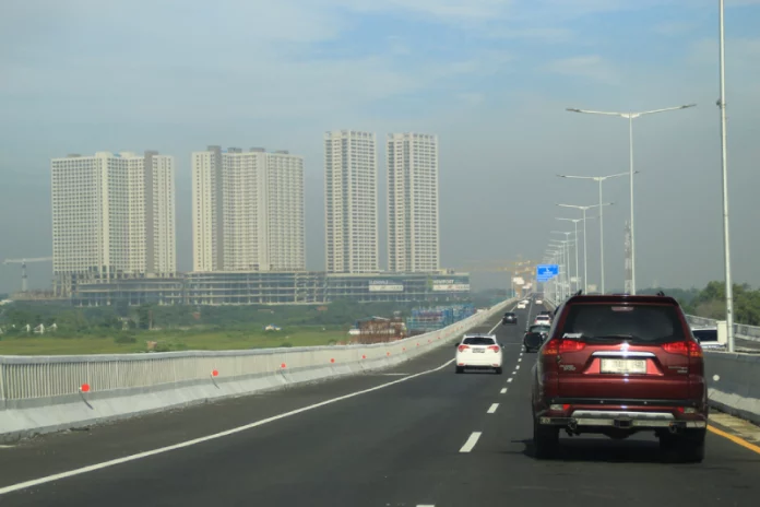 tol cikampek (2)