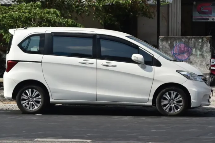Honda Freed (2)