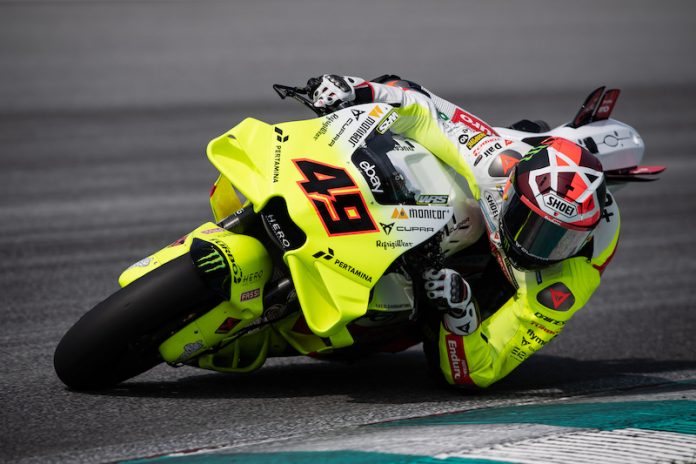 Sesi latihan resmi tim balap Pertamina Enduro VR46 di Sirkuit Sepang