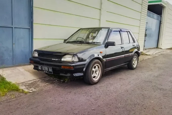 toyota starlet (1)