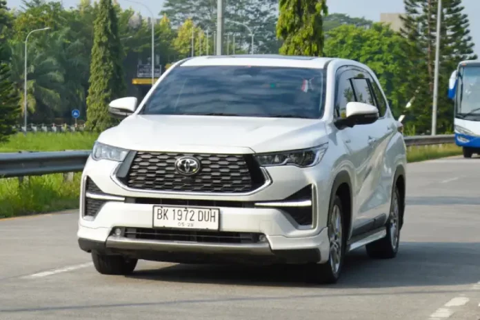 dimensi Innova Zenix