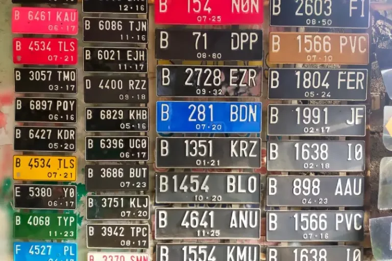 Arti Warna Plat Nomor Mobil di Indonesia, Ini Penjelasannya!
