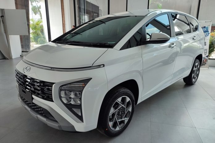 Yogyakarta,,Indonesia,,August,2022.,A,Hyundai,Stargazer,Is,On,Display