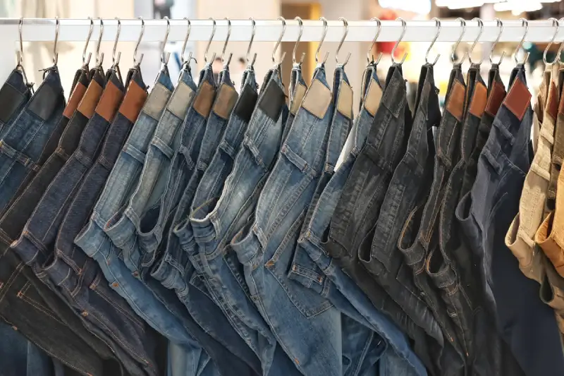 10 Tips Merawat Celana Jeans Agar Awet - OLX News