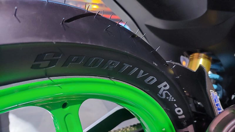 Peluncuran ban balap Aspiro Premio Sportivo RS-01