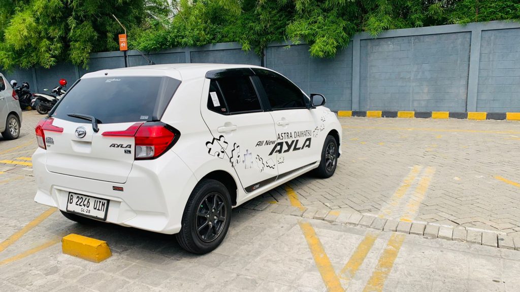 Daihatsu Ayla Belakang