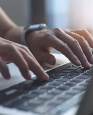 Apa Perbedaan Mendasar Antara Surat Referensi Kerja dan Paklaring?
